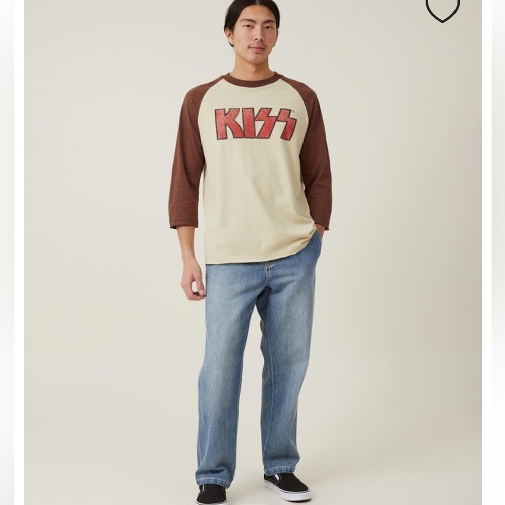 Cotton On License Quarter Sleeve Raglan T-Shirt - Picture 4 of 12